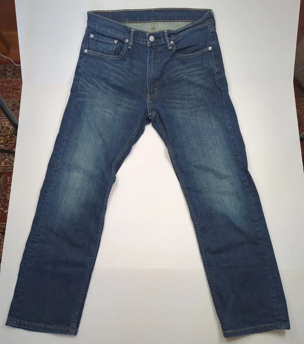 VTG Levi's 505 31x29 (tagged 33x30) Straight Leg Men's Medium Wash